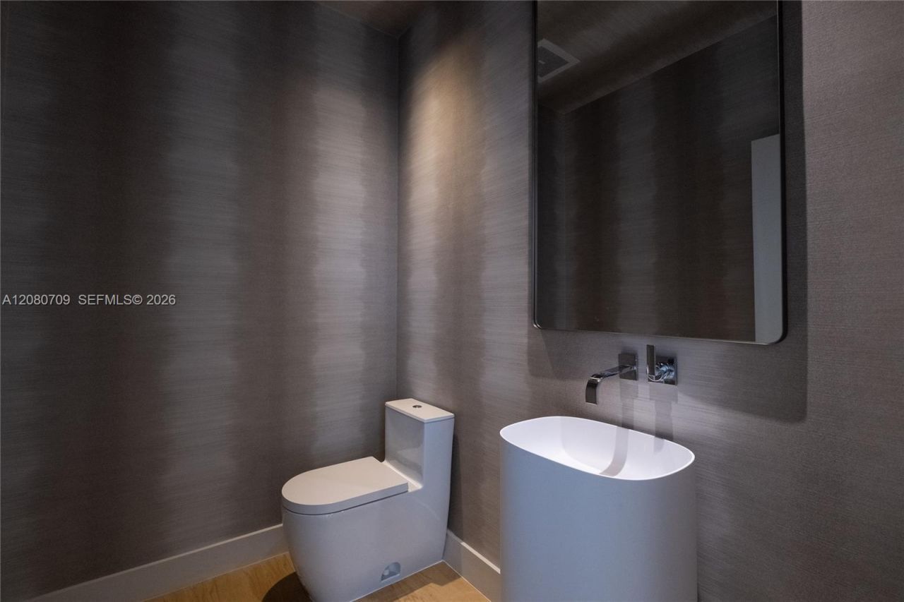 465 Brickell Ave, Unit PH5701, Miami, FL 33131 Photo