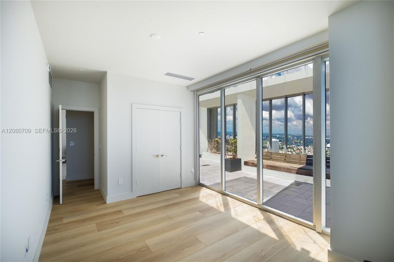 465 Brickell Ave, Unit PH5701, Miami, FL 33131 Photo