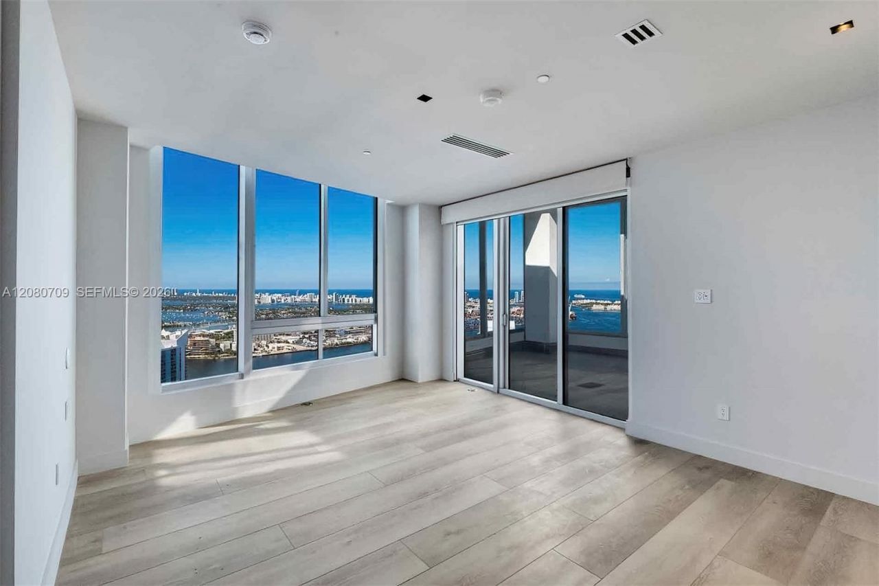 465 Brickell Ave, Unit PH5701, Miami, FL 33131 Photo