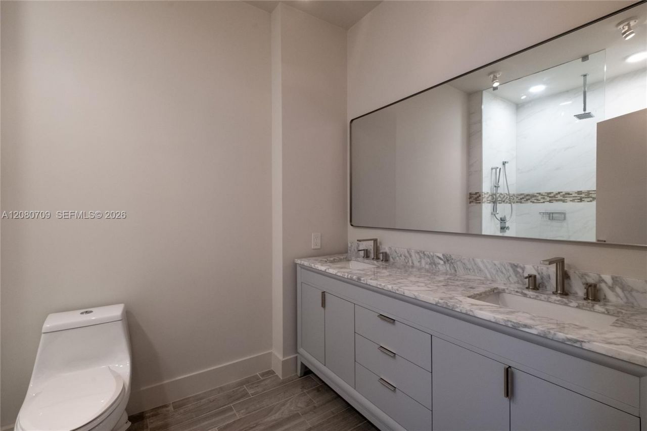 465 Brickell Ave, Unit PH5701, Miami, FL 33131 Photo