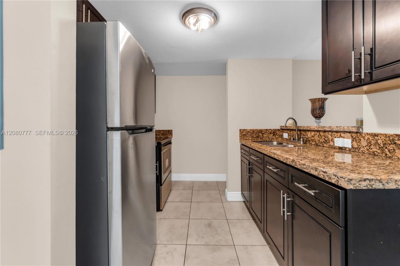 1990 NW 4th Ct , Unit 10, Miami, FL 33136 Photo