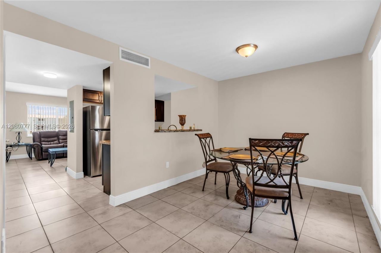 1990 NW 4th Ct , Unit 10, Miami, FL 33136 Photo