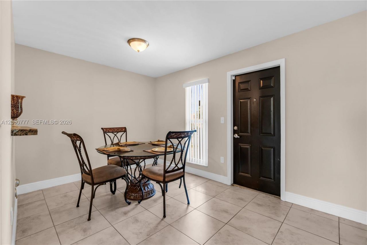 1990 NW 4th Ct , Unit 10, Miami, FL 33136 Photo