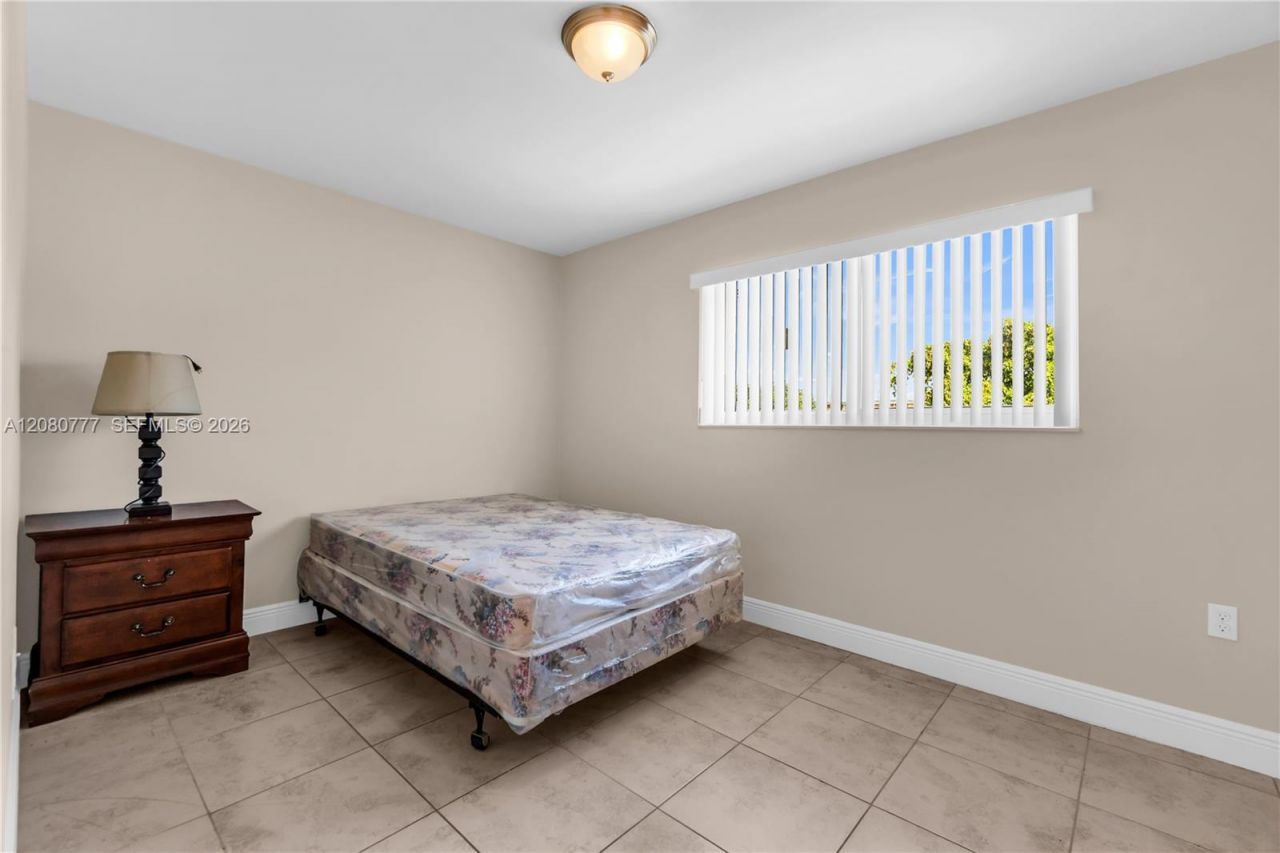 1990 NW 4th Ct , Unit 10, Miami, FL 33136 Photo