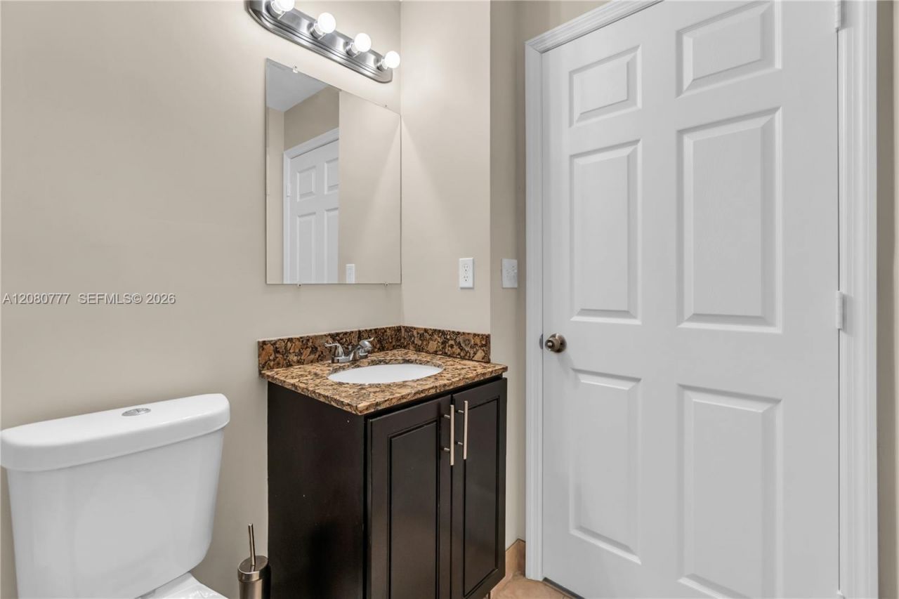 1990 NW 4th Ct , Unit 10, Miami, FL 33136 Photo