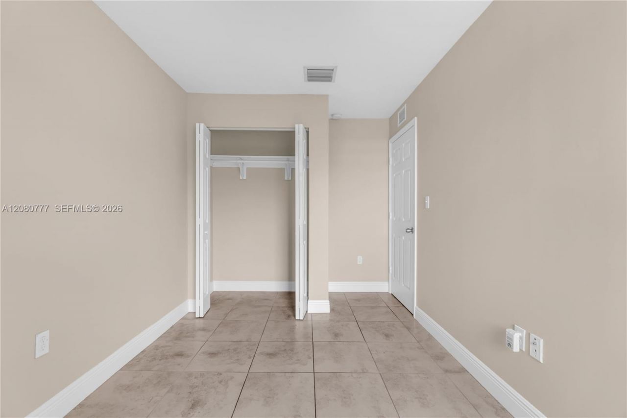 1990 NW 4th Ct , Unit 10, Miami, FL 33136 Photo