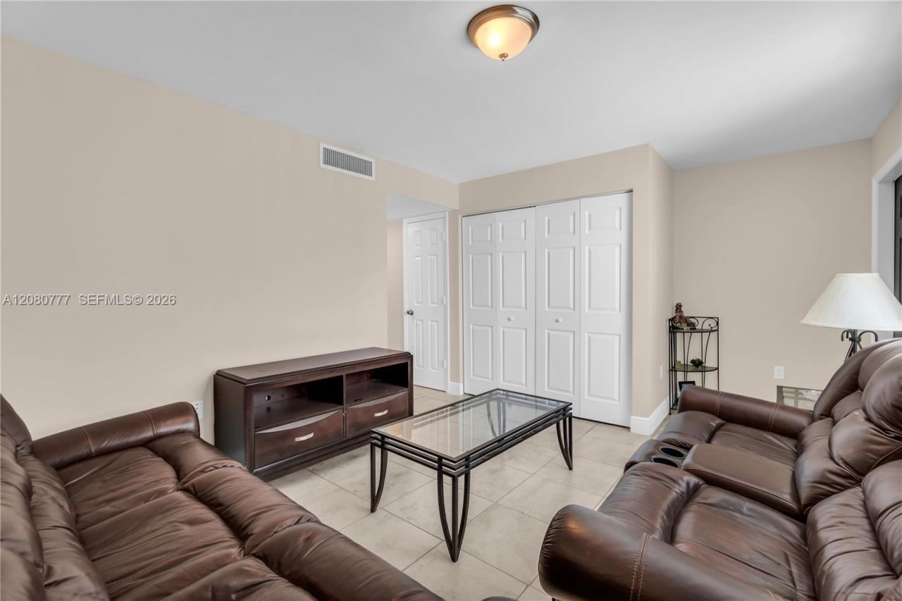 1990 NW 4th Ct , Unit 10, Miami, FL 33136 Photo