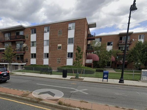 800 Hyde Park Ave, Unit 30, Boston, MA 02136