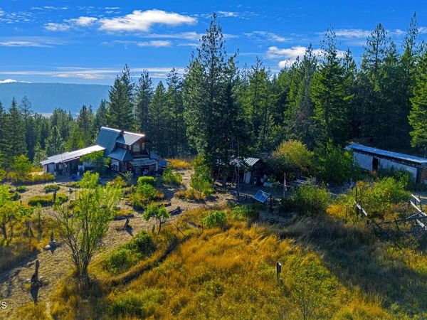 528 Glacier RD, Bonners Ferry, ID 83805