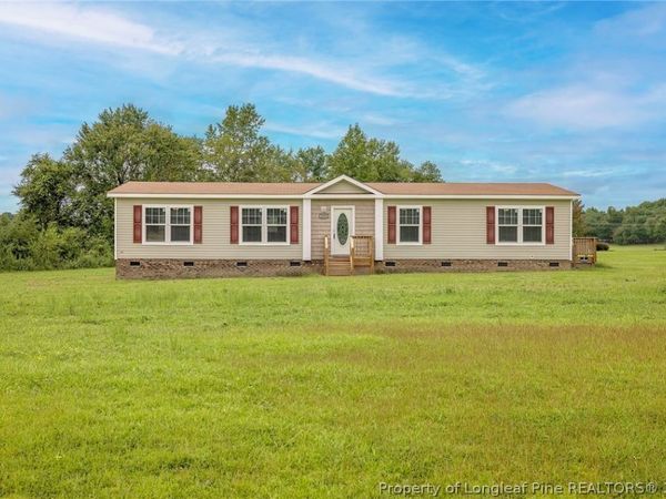 1039 Edgewater Drive, Raeford, NC 28376