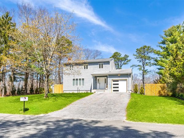 371 S River Road, Calverton, NY 11933