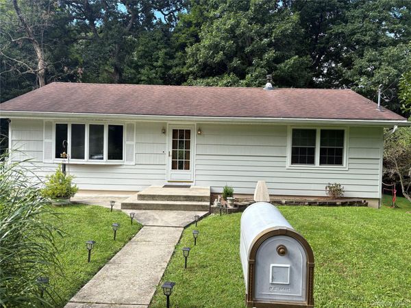 24 Faye Avenue , New Windsor, NY 12553