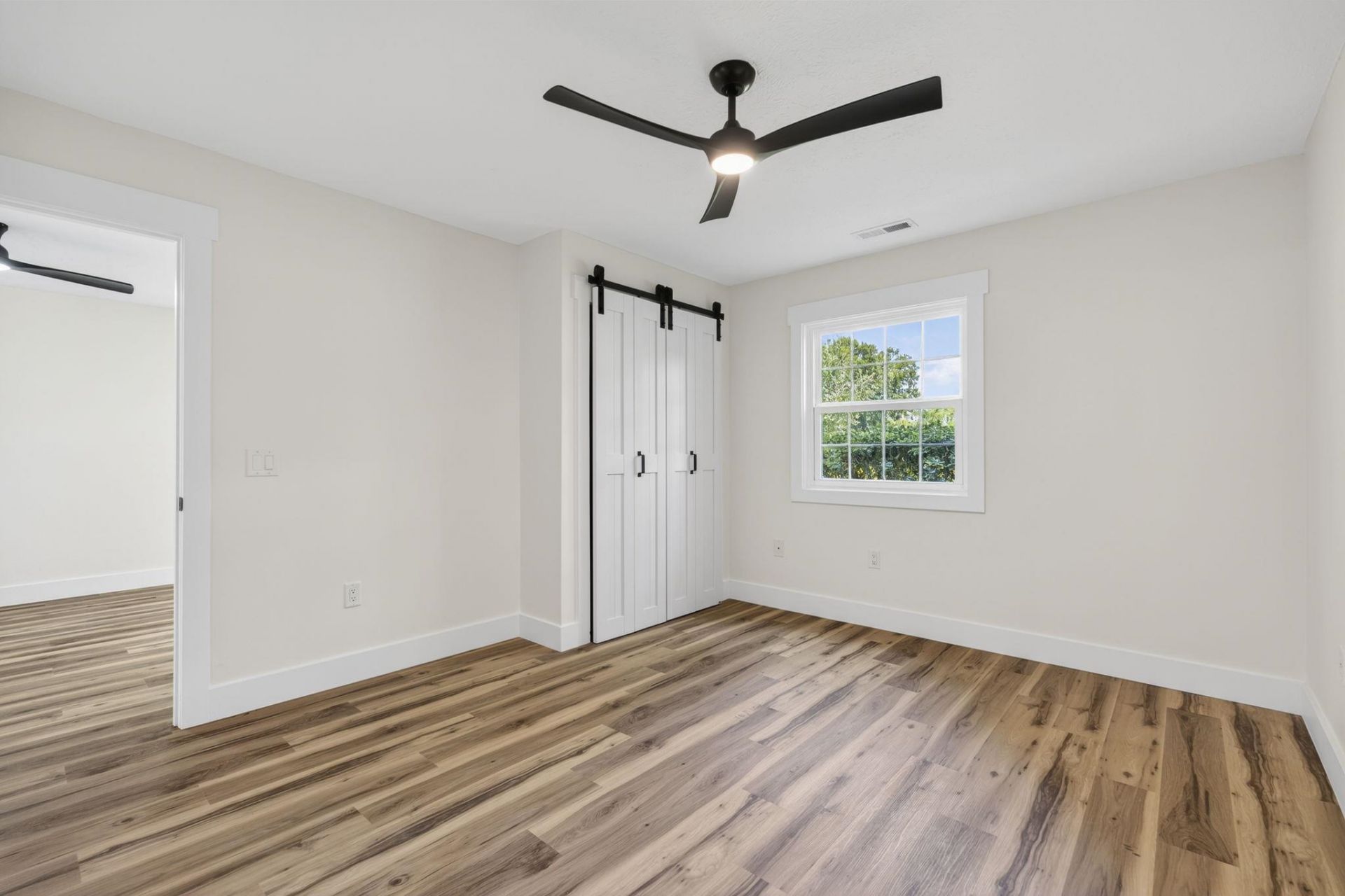 541 White River Dr.  Photo 24