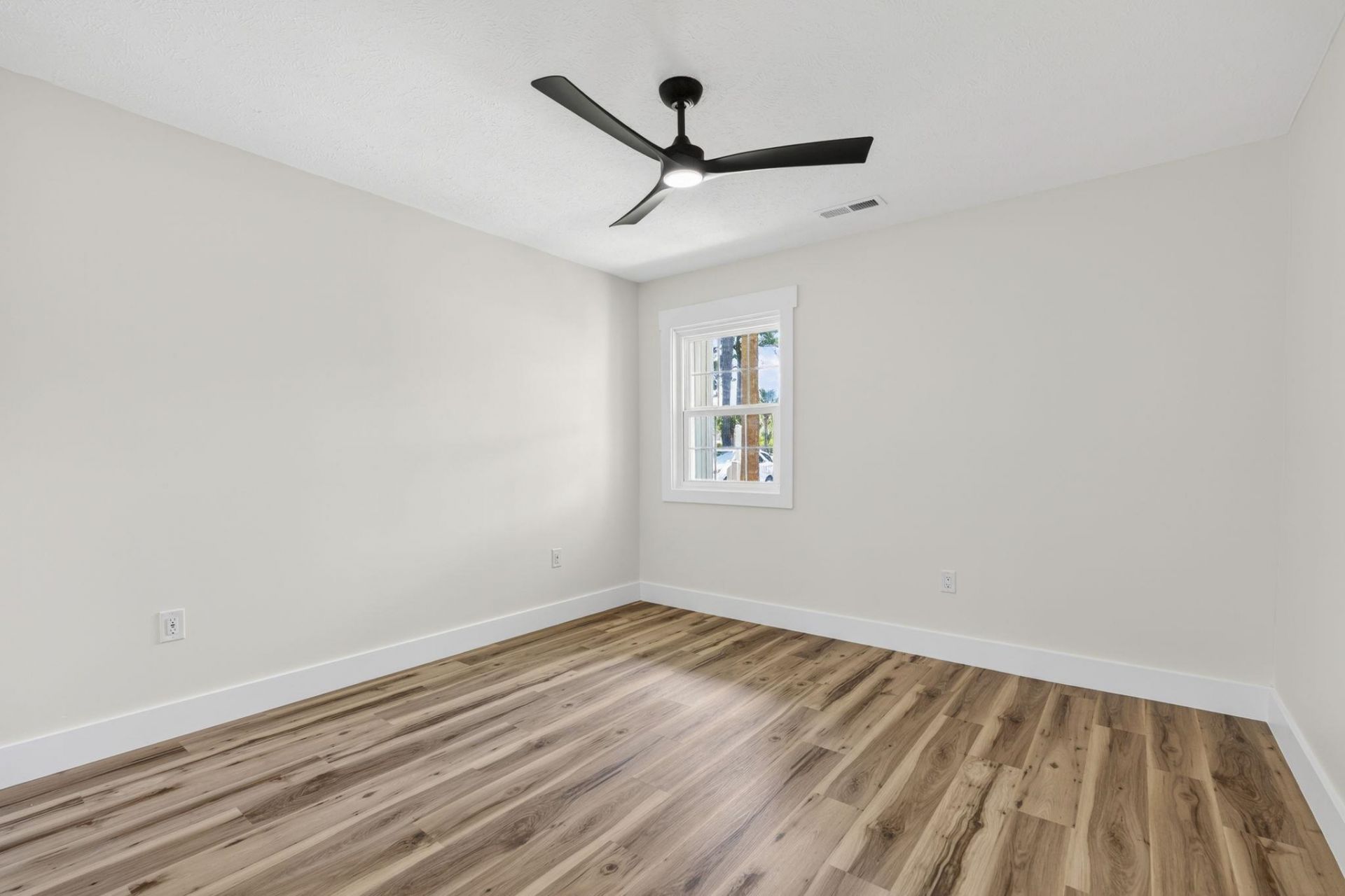 541 White River Dr.  Photo 27