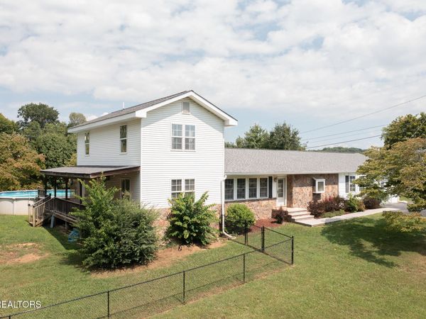 920 Oakwood Drive, Dandridge, TN 37725