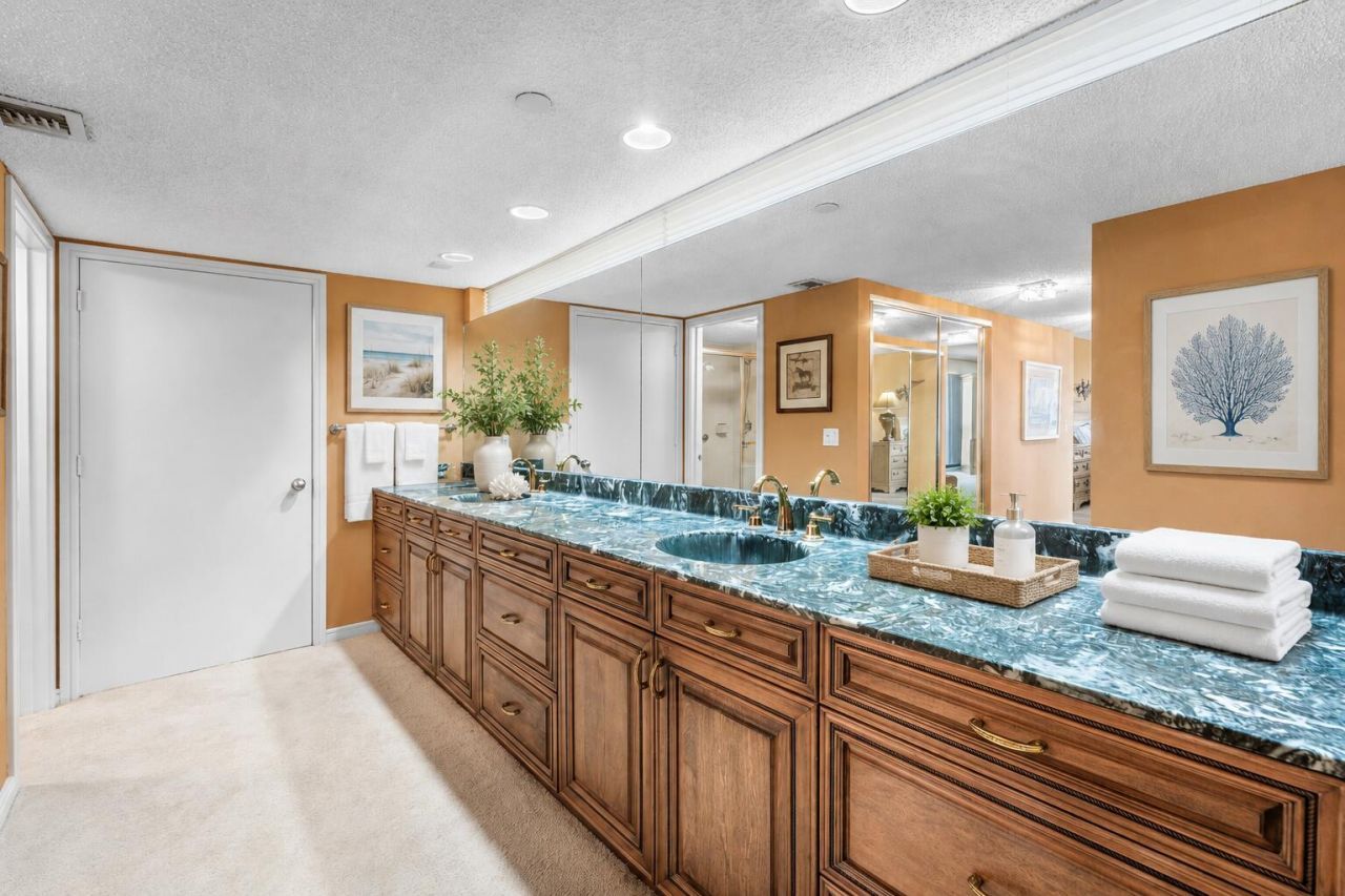 4050 N Ocean Avenue, Unit 401, Singer Island, FL 33404 Photo