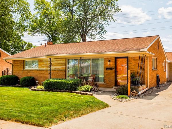 32095 Saint Annes Drive , Warren, Mi 48092