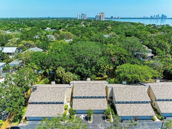 2927 W GANDY BOULEVARD , TAMPA, FL 33611