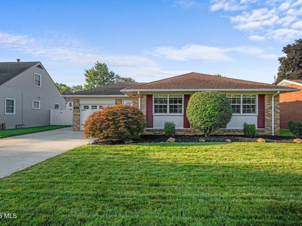 3304 Cromwell Drive, Oregon, OH 43616
