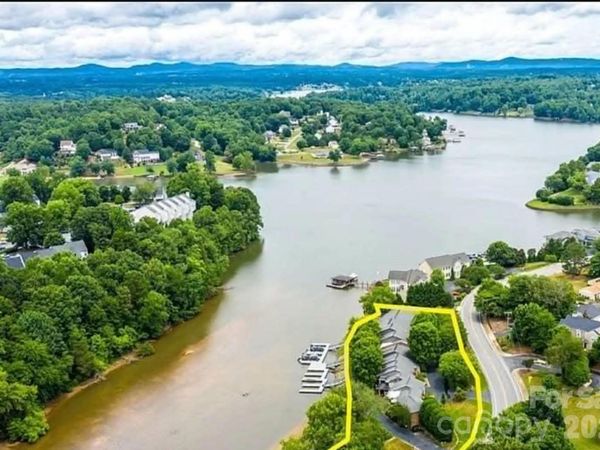 2200 6th Street NW, Unit 3B, Hickory, NC 28601