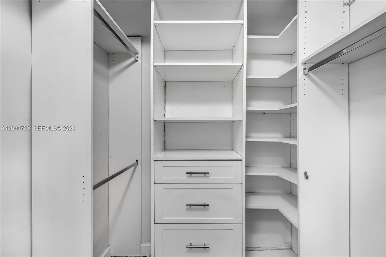 1045 10th St, Unit 402, Miami Beach, FL 33139 Photo