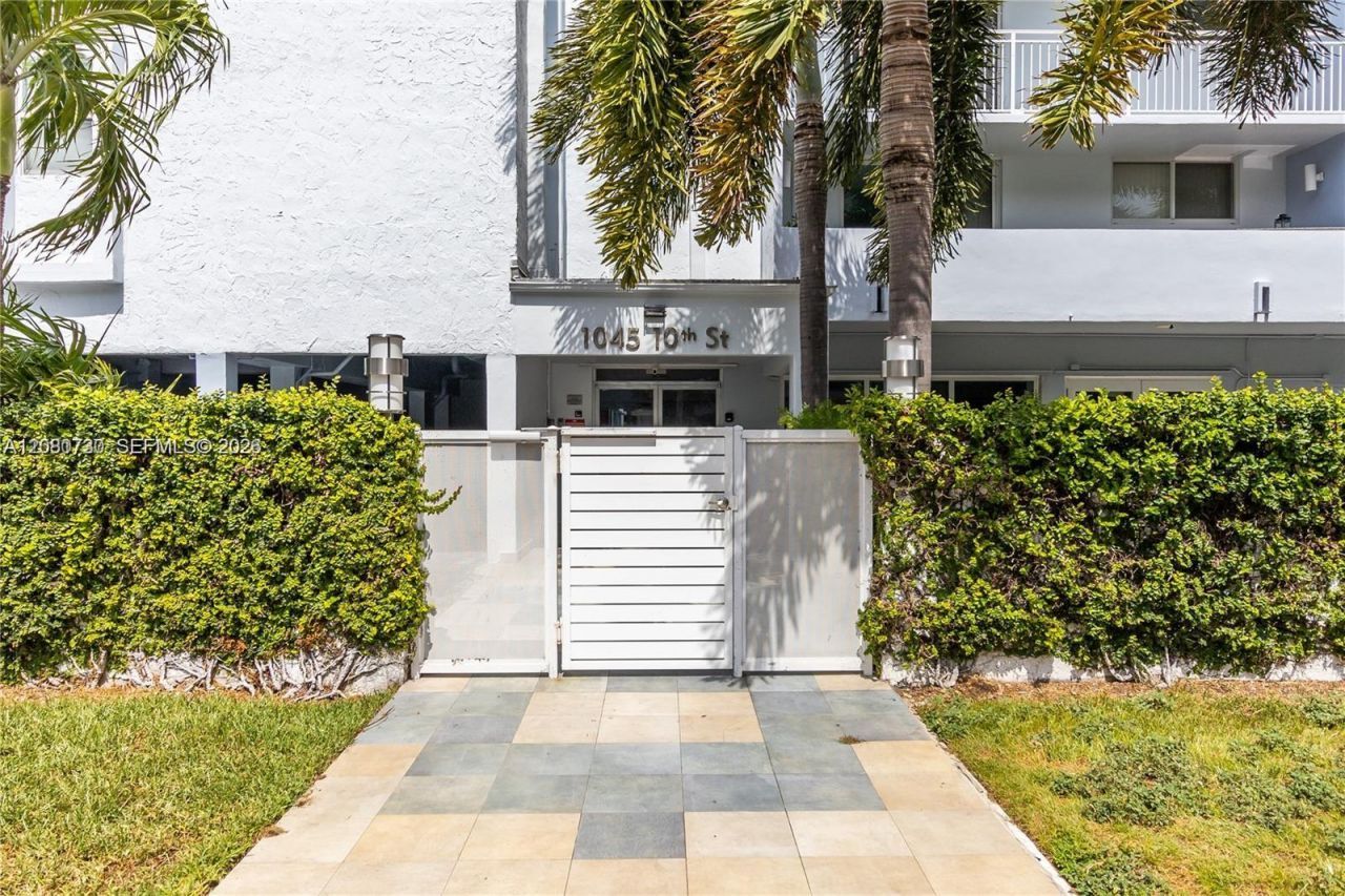 1045 10th St, Unit 402, Miami Beach, FL 33139 Photo