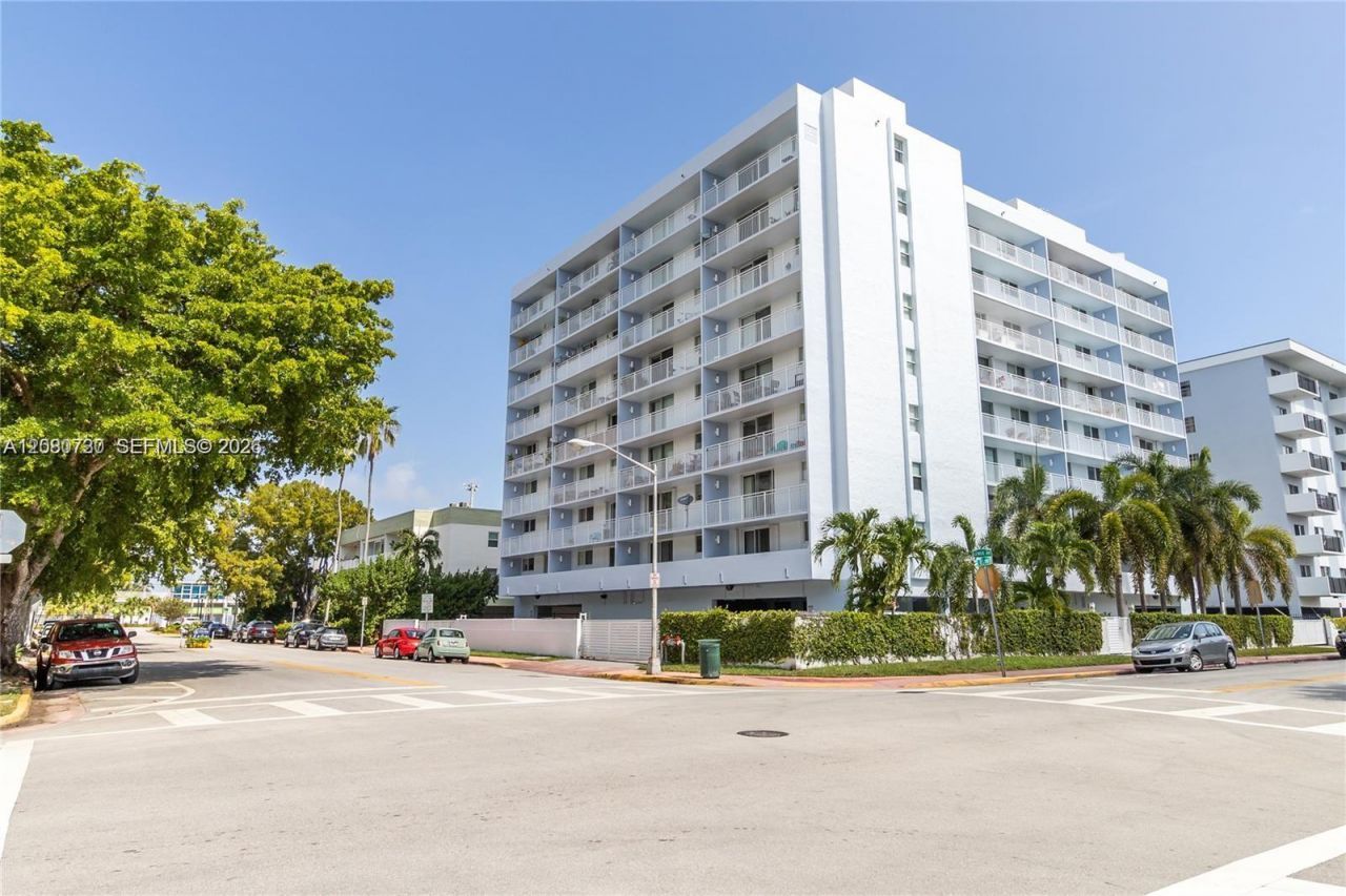 1045 10th St, Unit 402, Miami Beach, FL 33139 Photo