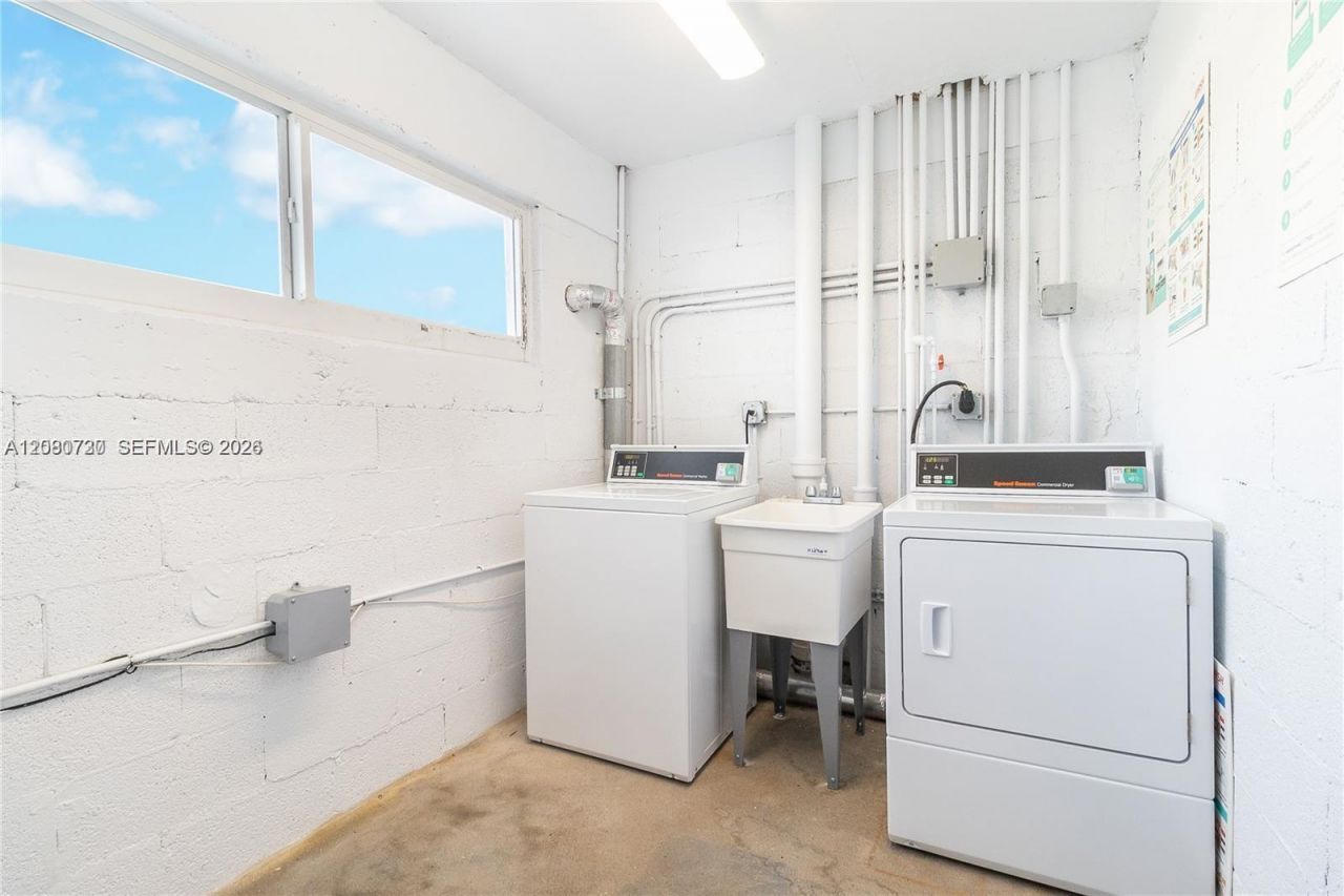 1045 10th St, Unit 402, Miami Beach, FL 33139 Photo