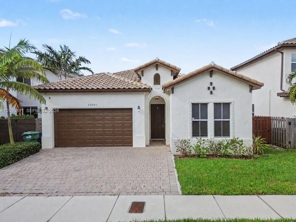 15086 SW 176th Ter, Miami, FL 33187