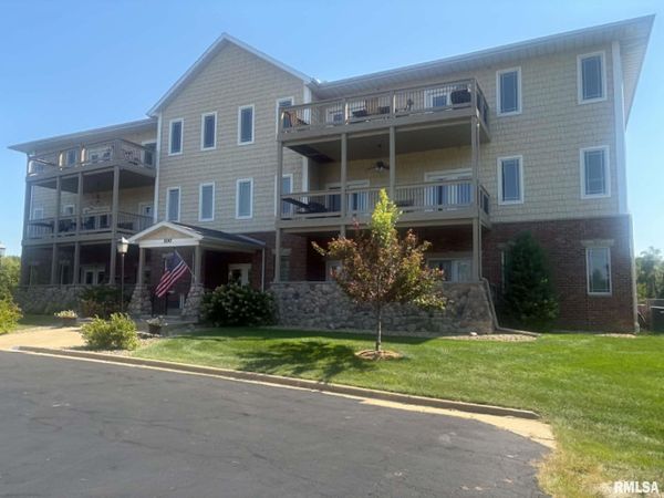 122 EAGLE RIDGE, Unit 2B, Washington, IL 61571