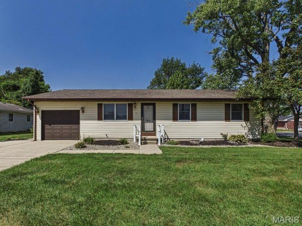134 Hampton Street , Bethalto, IL 62010