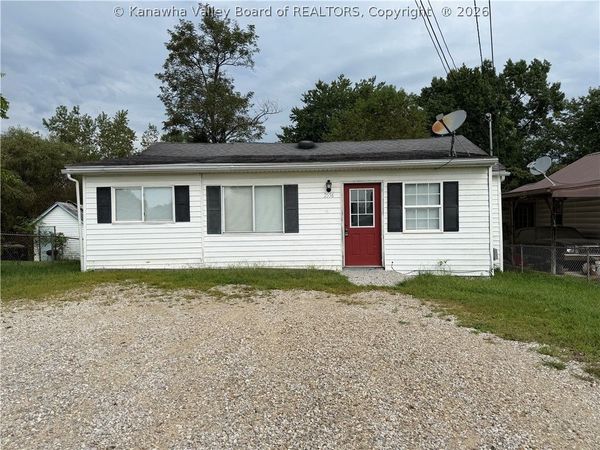 2556 Conner Avenue, Hurricane, WV 25526