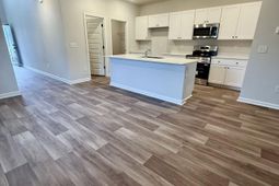500 Cambria Dr  photo 4