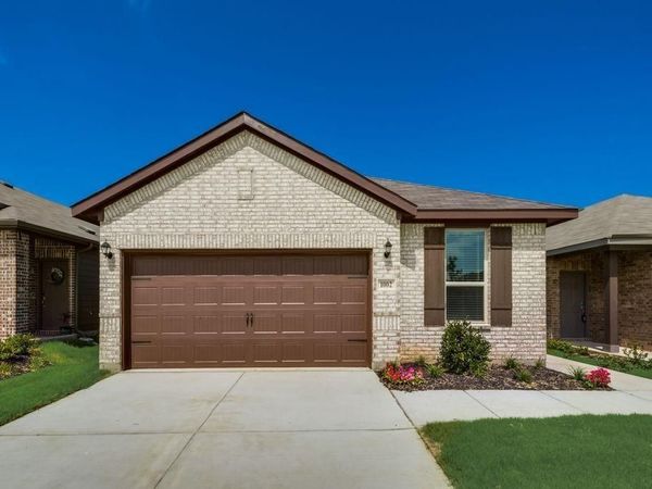 1002 Pecos Street, Aubrey, TX 76227