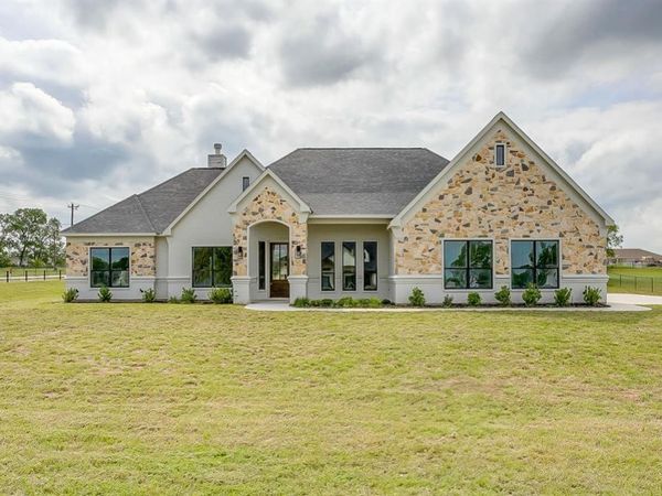 1001 Magnolia Court, Springtown, TX 76082