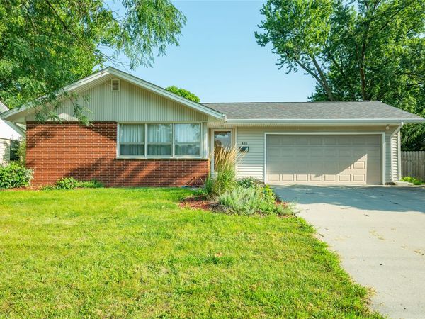 435 24th Street , Ames, IA 50010
