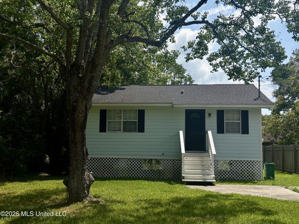 2306 Lewis Avenue, Pascagoula, MS 39567