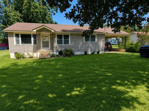 147 Rasch Rd E, Florence, AL 35633