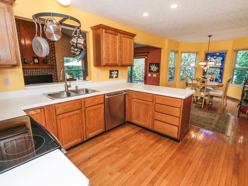 1134 Summer Hill Circle, Columbus, OH 43230 Photo 11