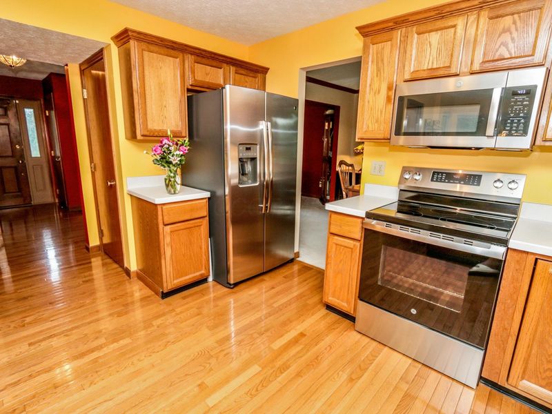 1134 Summer Hill Circle, Columbus, OH 43230 Photo 13
