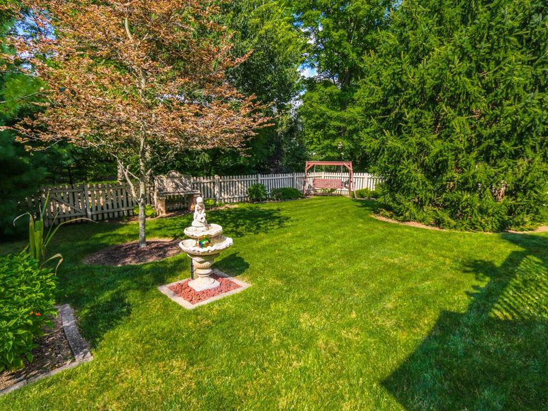 1134 Summer Hill Circle, Columbus, OH 43230 Photo 2