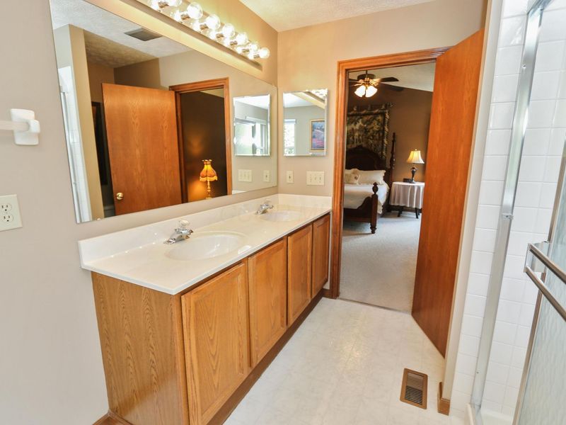 1134 Summer Hill Circle, Columbus, OH 43230 Photo 37
