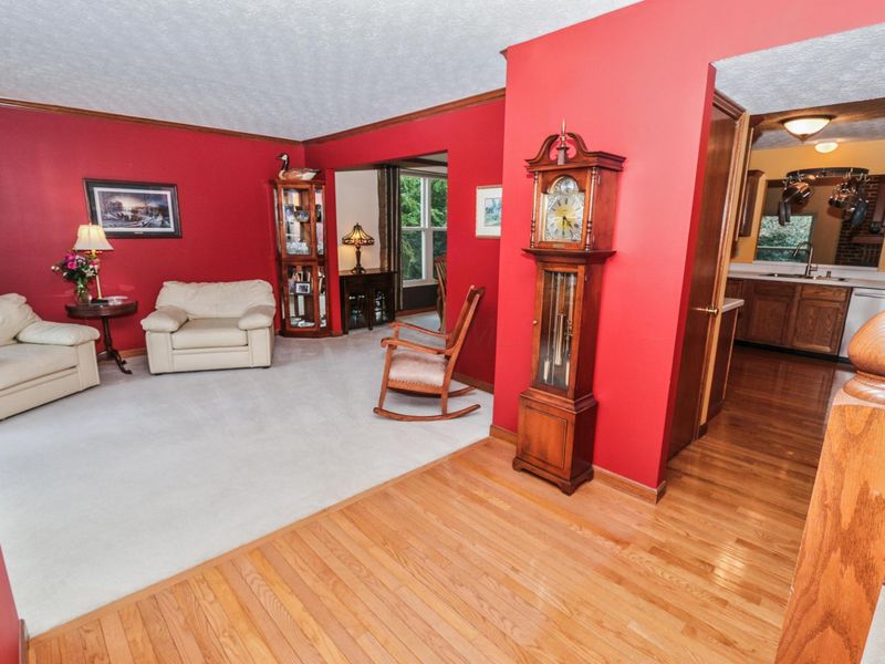 1134 Summer Hill Circle, Columbus, OH 43230 Photo 4