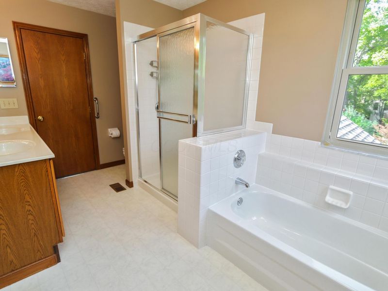 1134 Summer Hill Circle, Columbus, OH 43230 Photo 40
