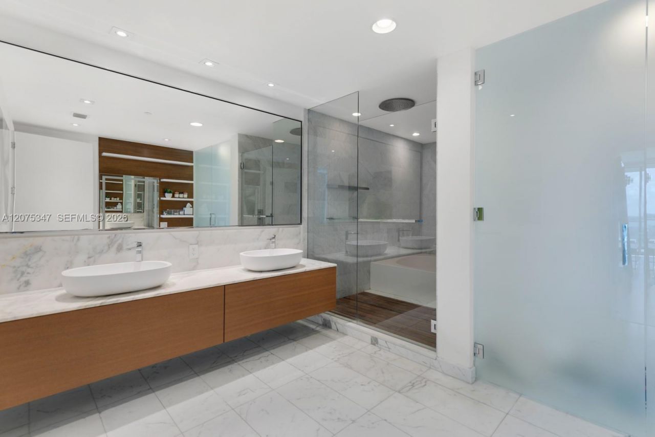 10201 Collins Ave , Unit 907, Bal Harbour, FL 33154 Photo