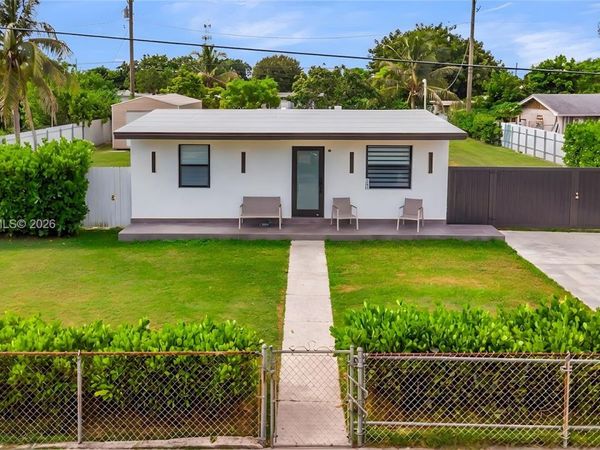 10420 SW 182nd St , Miami, FL 33157