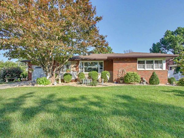 3931 HOLIDAY Drive, Quincy, IL 62301