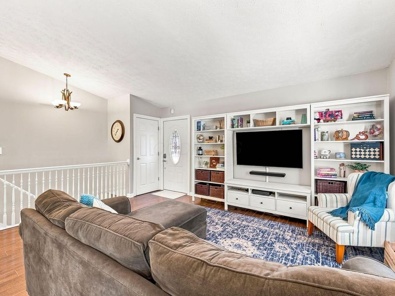 8819 Greenburg Drive, Powell, OH 43065 Photo 4