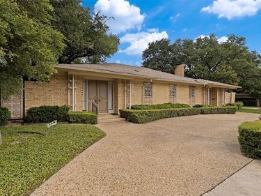 9133 Boedeker Circle, Dallas, TX 75225