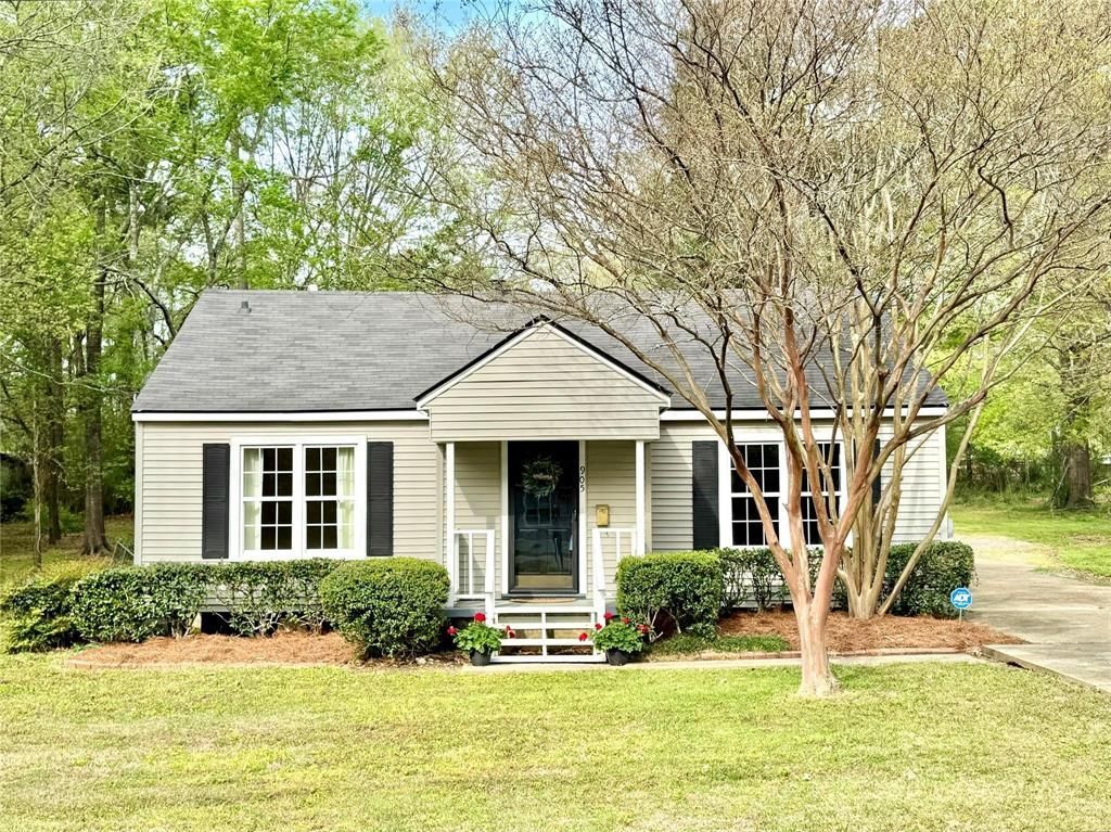 905 Lee Street, Benton, LA 71006 Main Photo